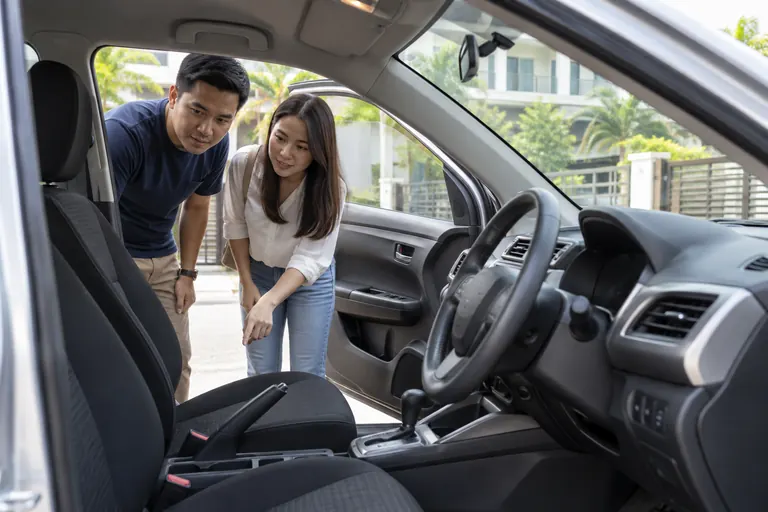 Ruang kabin sebagai konteks profil kereta.